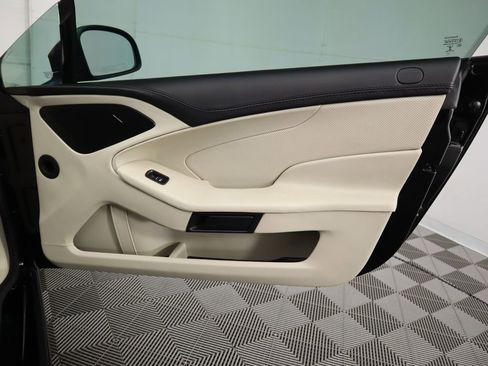 Used 2015 Aston Martin Vanquish Coupe image 26