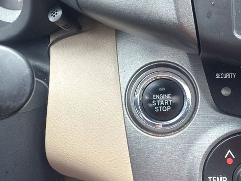 Used 2009 Toyota RAV4 Limited AWD/4WD image 52
