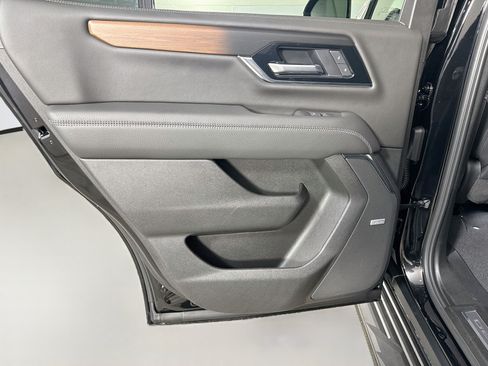Used 2026 GMC Yukon Denali AWD/4WD image 26