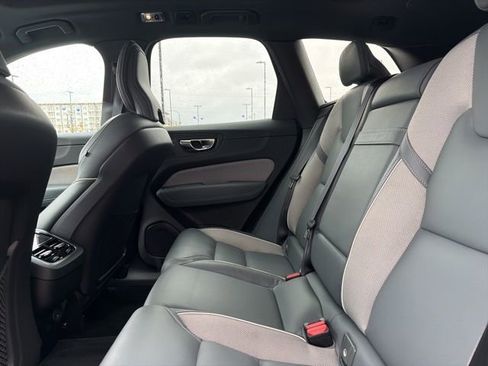 Used 2021 Volvo XC60 T5 R-Design w/ Protection Package Premier image 19