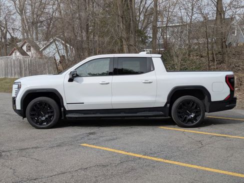 New 2026 GMC Sierra EV Elevation w/ LPO, Elevation Dark Package image 4