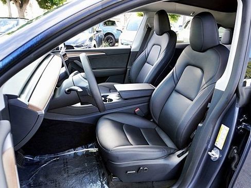 Used 2023 Tesla Model Y 2WD image 16