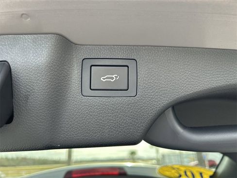 Used 2018 Hyundai Santa Fe Sport w/ 2.4L Tech Package 04 image 18