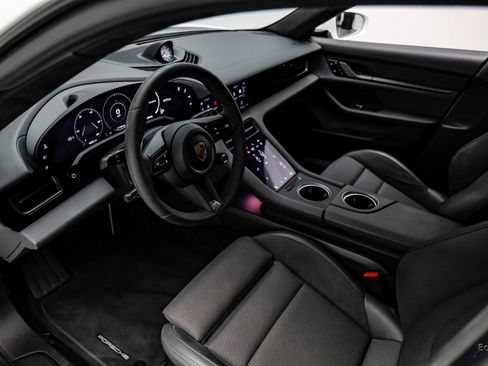 Used 2020 Porsche Taycan Turbo S image 40