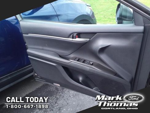 Used 2022 Toyota Camry XSE image 9