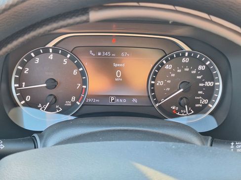 Used 2025 Nissan Frontier SV image 15