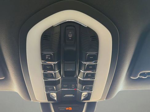 Used 2019 Porsche Macan S AWD/4WD image 26