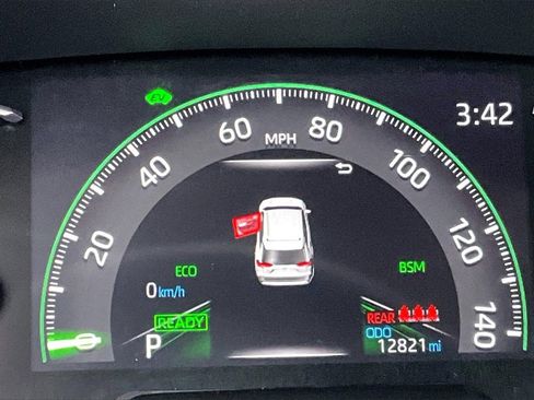 Used 2023 Toyota RAV4 XLE Premium image 2