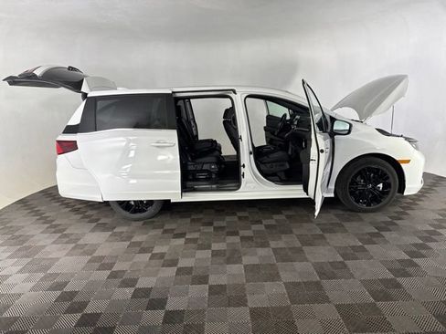 Certified 2026 Honda Odyssey Sport-L image 17