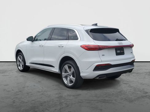 Used 2025 Audi Q5 Premium Plus w/ Premium Plus AWD/4WD image 3