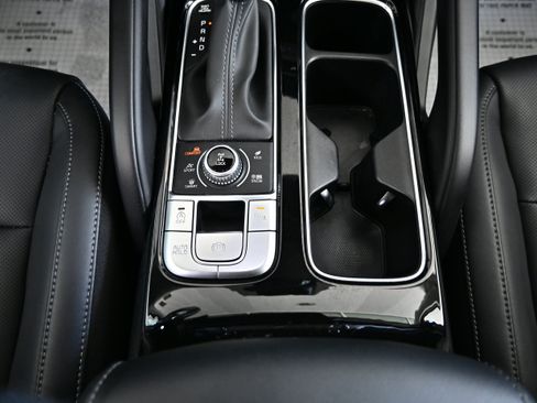 Used 2025 Kia Telluride S AWD/4WD image 21