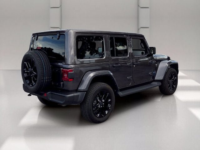 Used 2025 Jeep Wrangler Unlimited Sahara AWD/4WD image 5