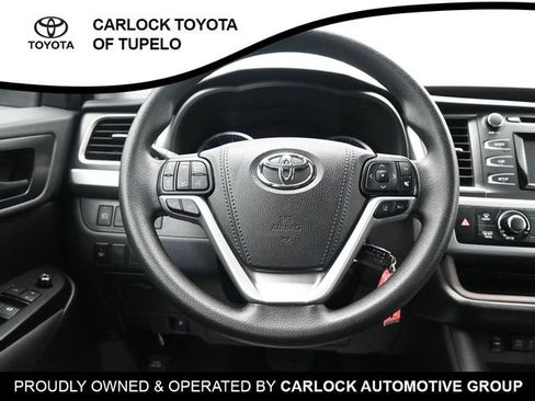 Used 2019 Toyota Highlander LE FWD image 29