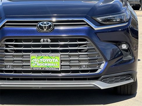 New 2024 Toyota Grand Highlander AWD Hybrid image 8