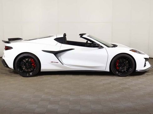 Used 2025 Chevrolet Corvette Z06 w/ Battery Protection Package image 19