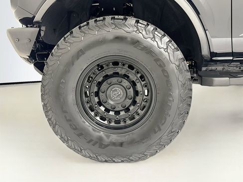Used 2023 Ford Bronco Wildtrak image 29