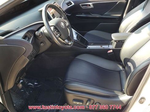 Certified 2017 Toyota Mirai image 3