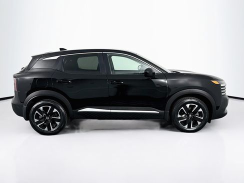 Used 2025 Nissan Kicks SV AWD/4WD image 16