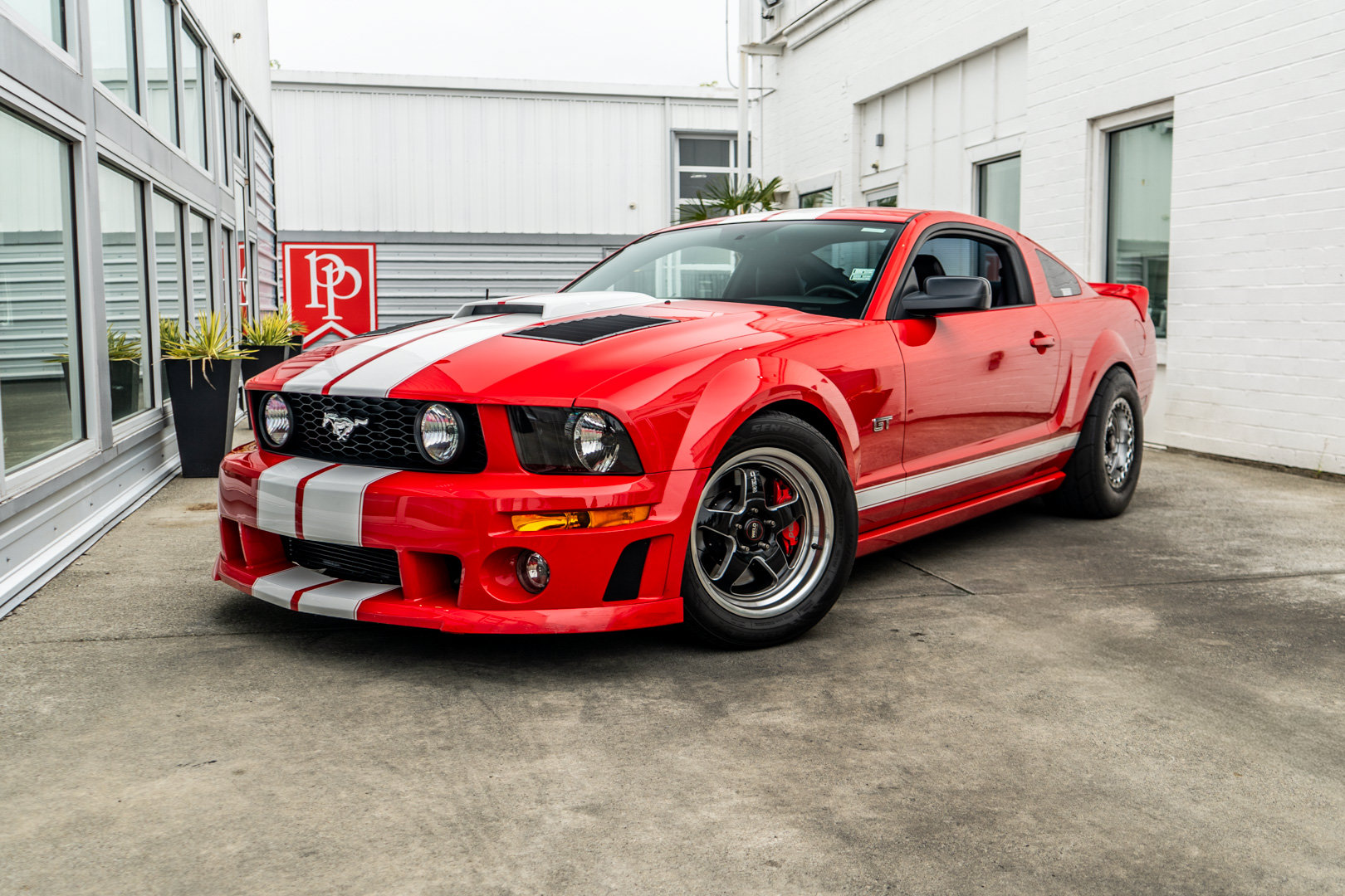 Used 2006 Ford Mustang GT RWD image 4