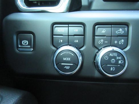 Used 2025 GMC Sierra 1500 Denali w/ Denali Reserve Package AWD/4WD image 23