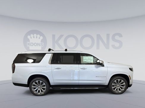 New 2026 Chevrolet Suburban Premier AWD/4WD image 8