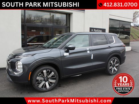 New 2025 Mitsubishi Outlander SE image 2