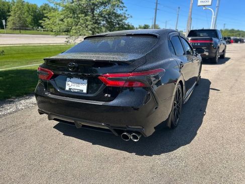 Used 2018 Toyota Camry SE FWD image 6