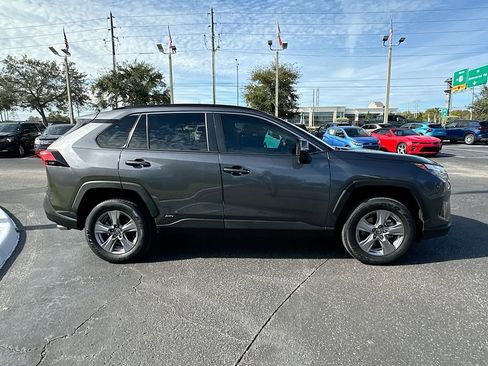 Used 2022 Toyota RAV4 XLE image 5