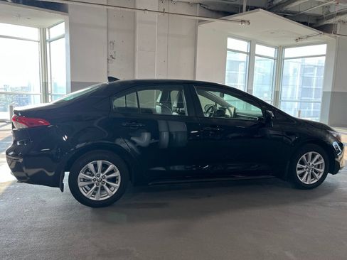 Used 2024 Toyota Corolla LE w/ LE Convenience Package FWD image 11