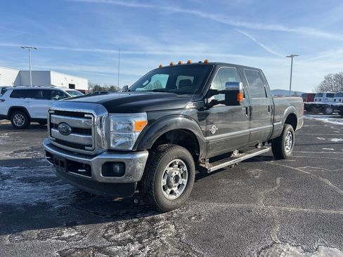 Used 2016 Ford F250 Lariat w/ Lariat Ultimate Package image 4