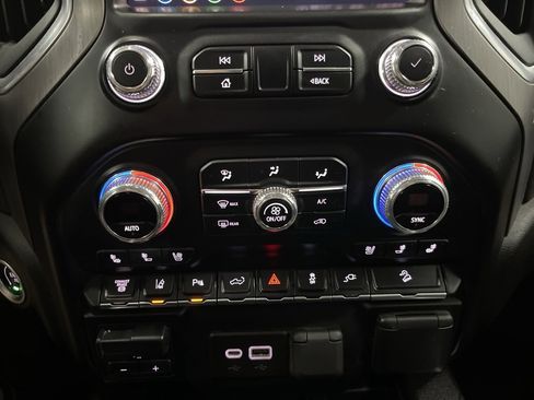 Used 2022 GMC Sierra 3500 Denali image 26