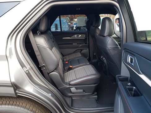 New 2026 Ford Explorer ST-Line w/ ST-Line Street Pack image 16