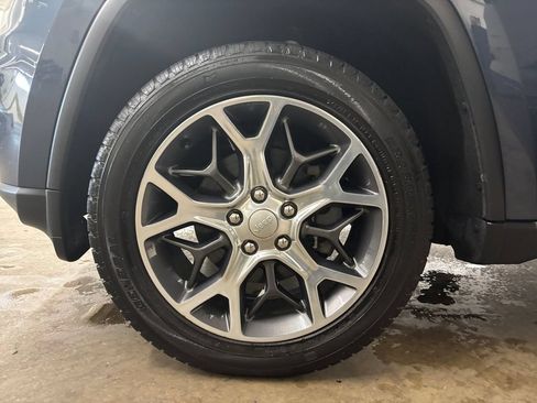 Used 2019 Jeep Grand Cherokee Limited AWD/4WD image 33