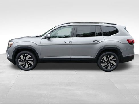 New 2026 Volkswagen Atlas SE image 2