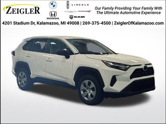 Used 2024 Toyota RAV4 LE video 1