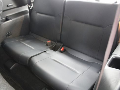 Used 2023 Mitsubishi Outlander SE image 16