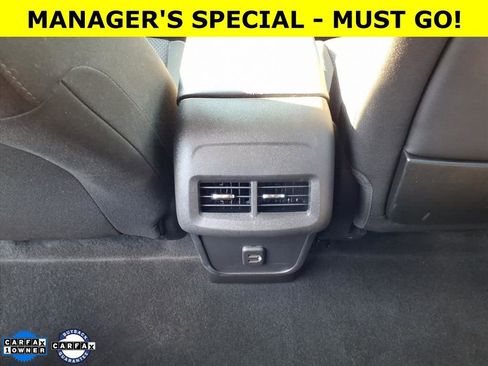 Used 2024 GMC Terrain SLE image 18