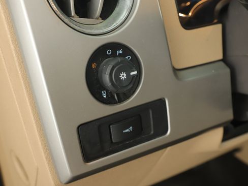 Used 2013 Ford F150 Lariat w/ Lariat Chrome Pkg image 17