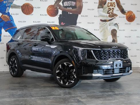Used 2025 Kia Sorento EX image 2
