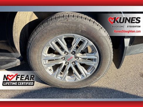 Used 2024 GMC Yukon SLT image 18