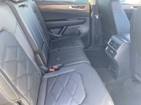 New 2026 Volkswagen Atlas SE image 9