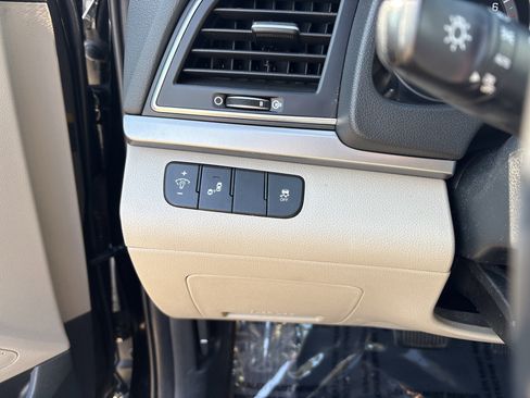 Used 2017 Hyundai Elantra Value Edition image 26