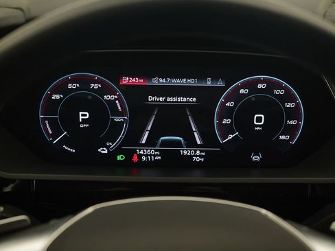 Certified 2024 Audi Q8 e-tron Premium AWD/4WD image 10