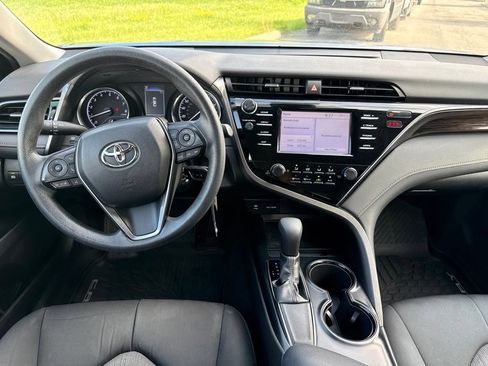 Used 2019 Toyota Camry LE FWD image 12