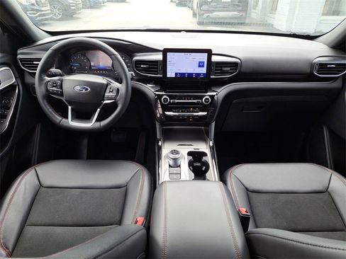 Certified 2022 Ford Explorer ST-Line w/ Class IV Trailer Tow Package image 9