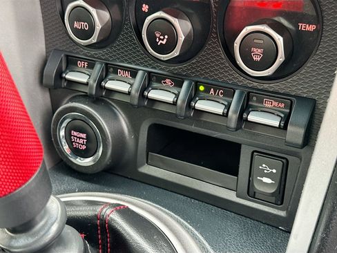 Used 2014 Subaru BRZ Limited image 32