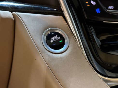 Used 2018 Cadillac Escalade Platinum image 39