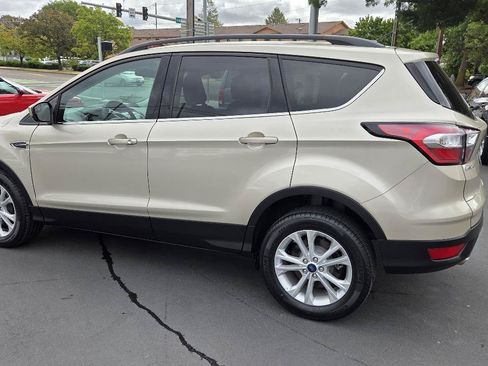 Used 2018 Ford Escape SE AWD/4WD image 12