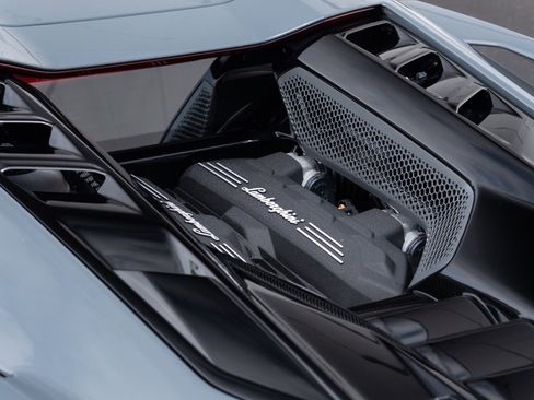 Used 2024 Lamborghini Revuelto AWD/4WD image 45