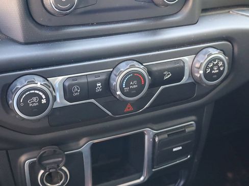 Used 2018 Jeep Wrangler Unlimited Sport AWD/4WD image 21